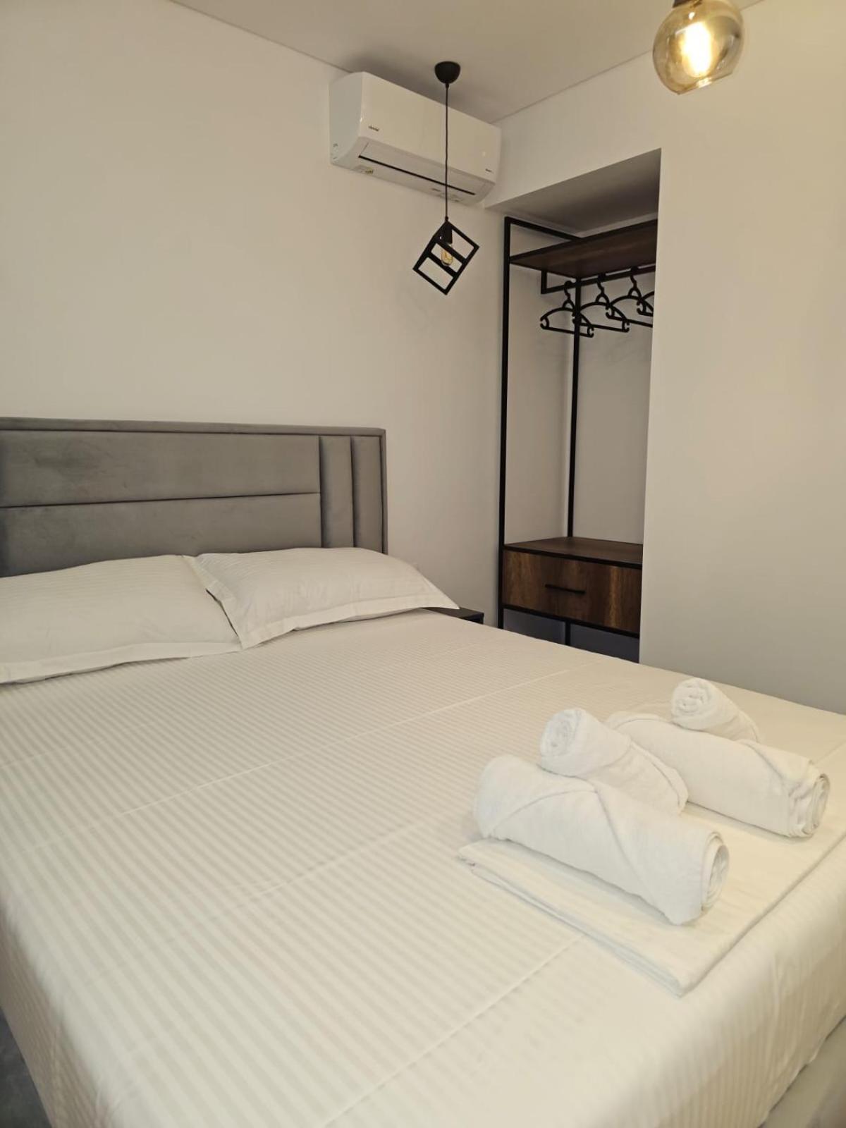 Ardit Seaside Rooms Саранда Екстер'єр фото