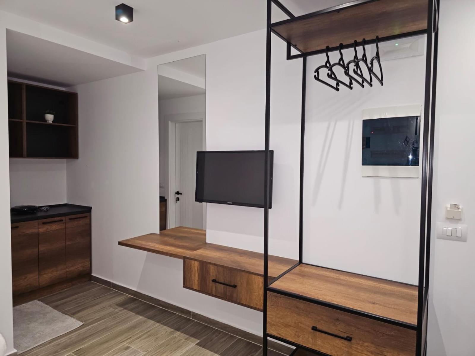 Ardit Seaside Rooms Саранда Екстер'єр фото