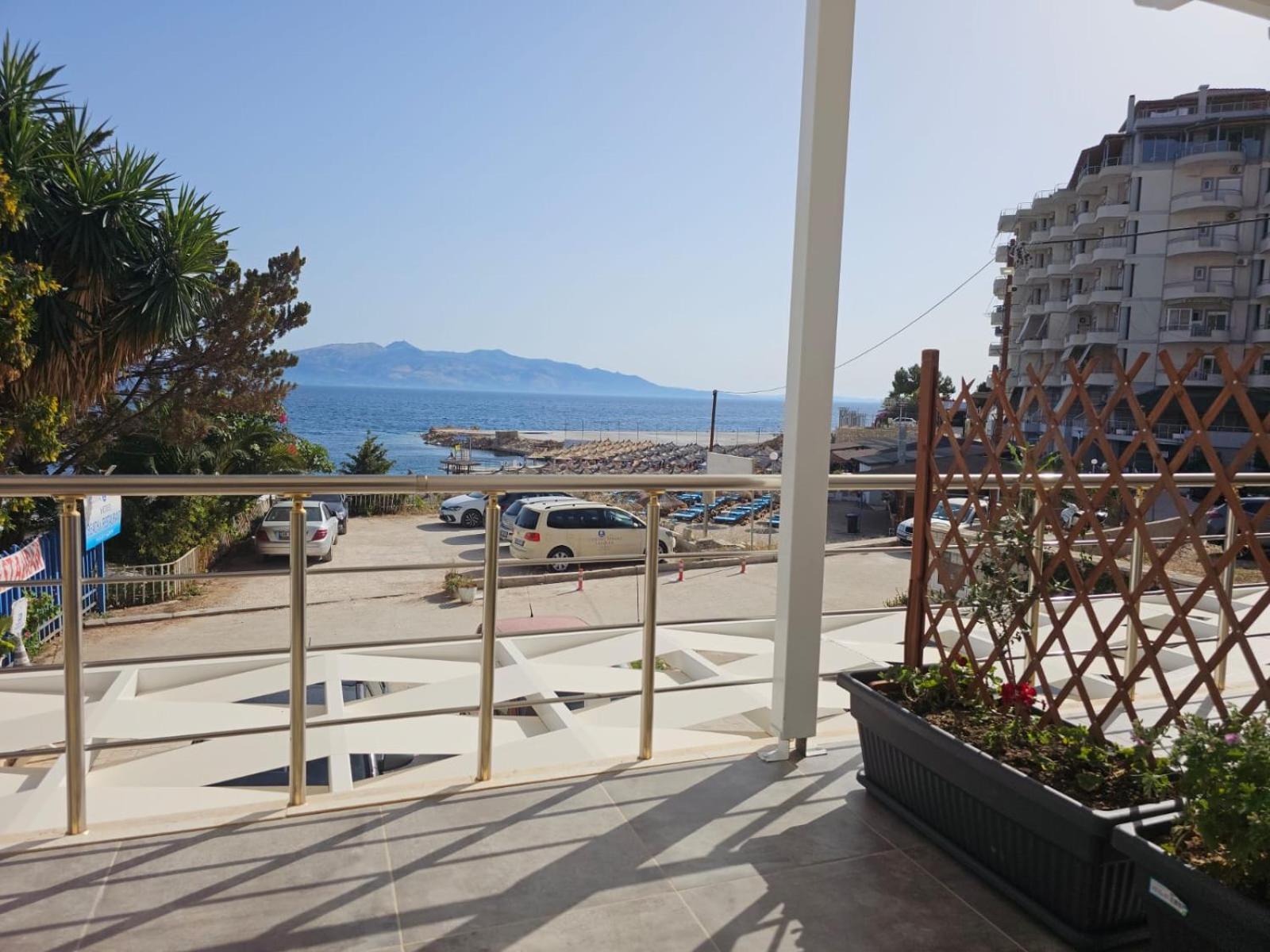 Ardit Seaside Rooms Саранда Екстер'єр фото