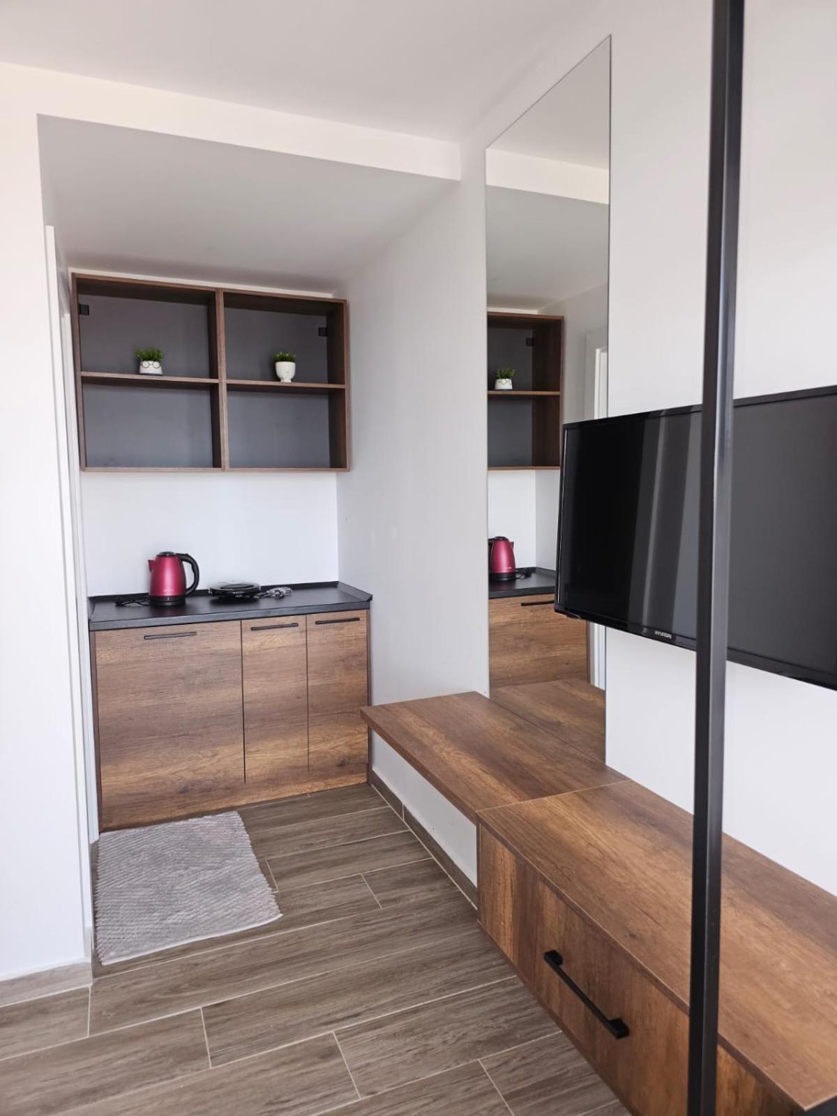 Ardit Seaside Rooms Саранда Екстер'єр фото