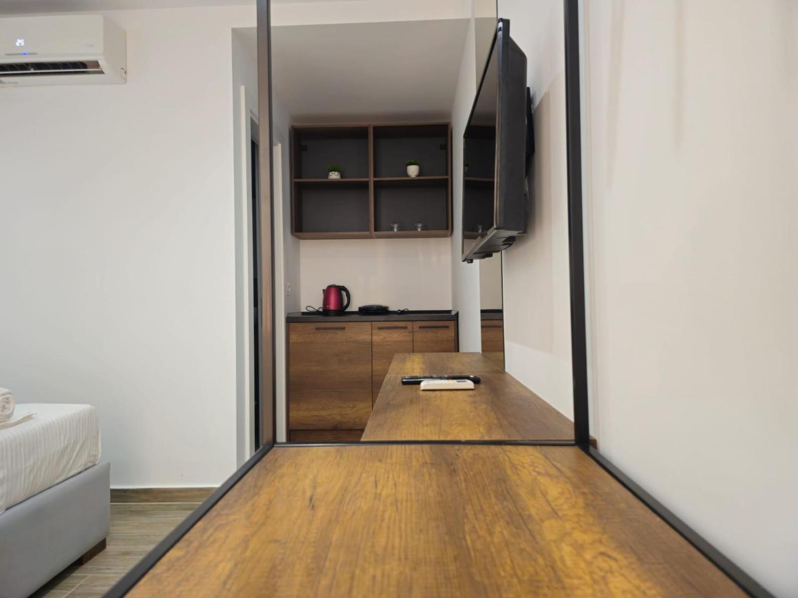 Ardit Seaside Rooms Саранда Екстер'єр фото