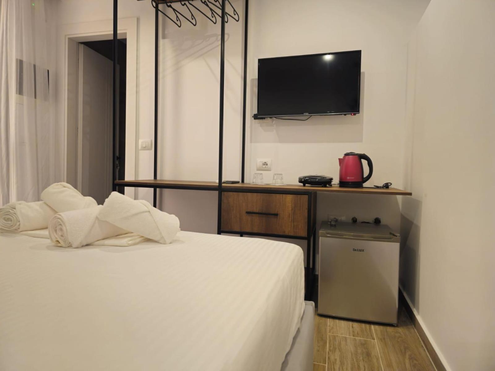 Ardit Seaside Rooms Саранда Екстер'єр фото