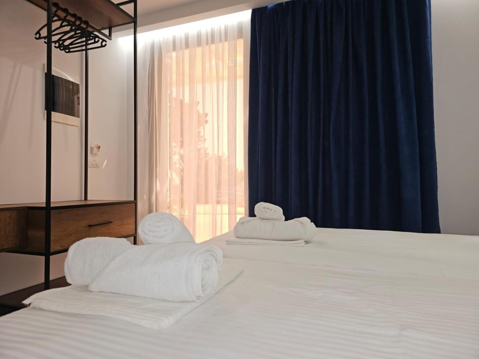 Ardit Seaside Rooms Саранда Екстер'єр фото