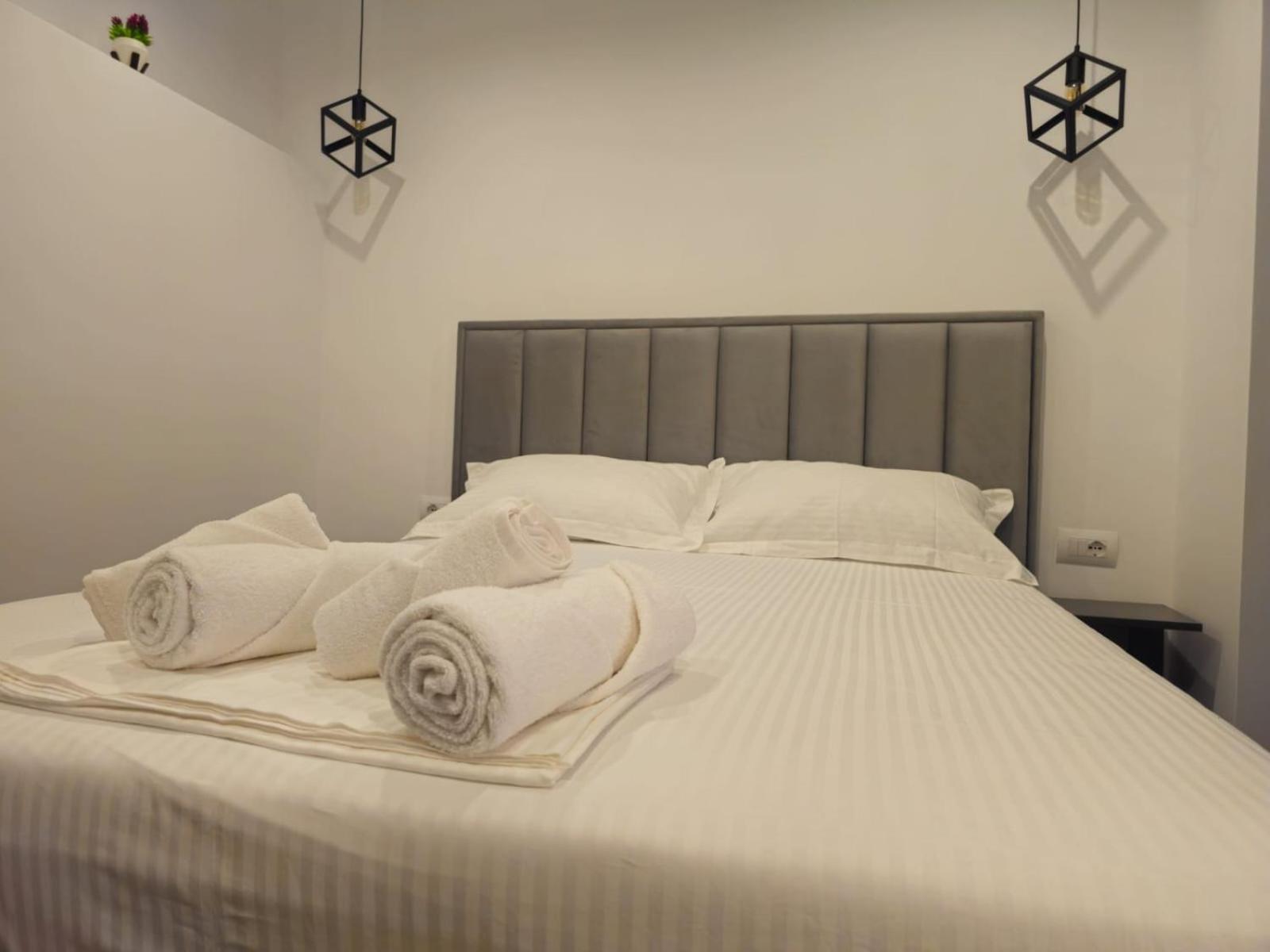 Ardit Seaside Rooms Саранда Екстер'єр фото