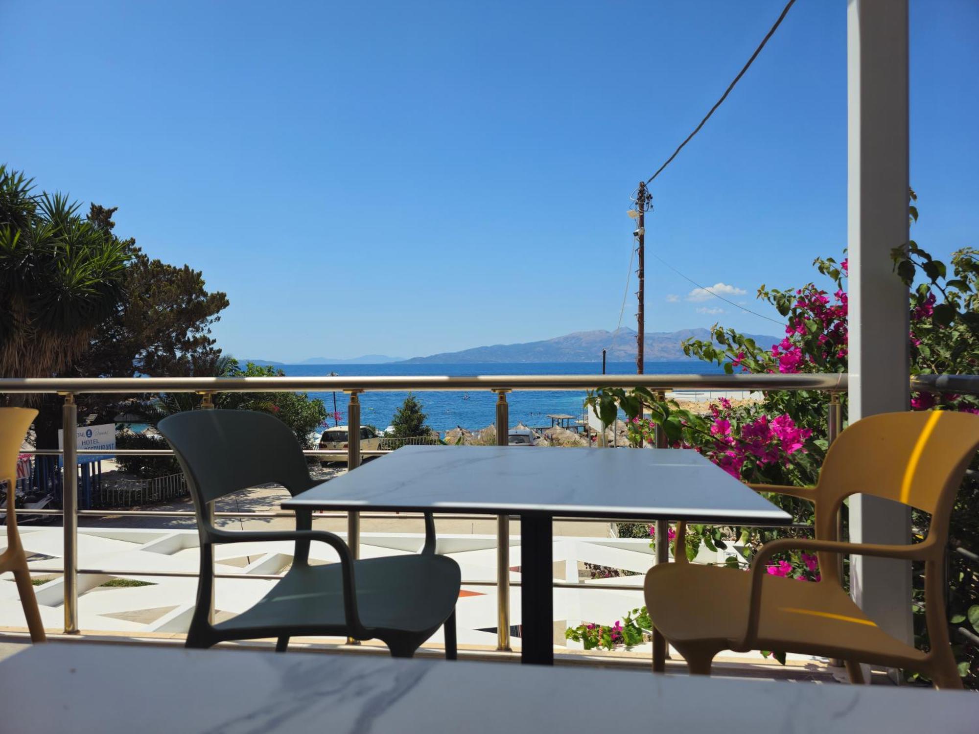 Ardit Seaside Rooms Саранда Екстер'єр фото