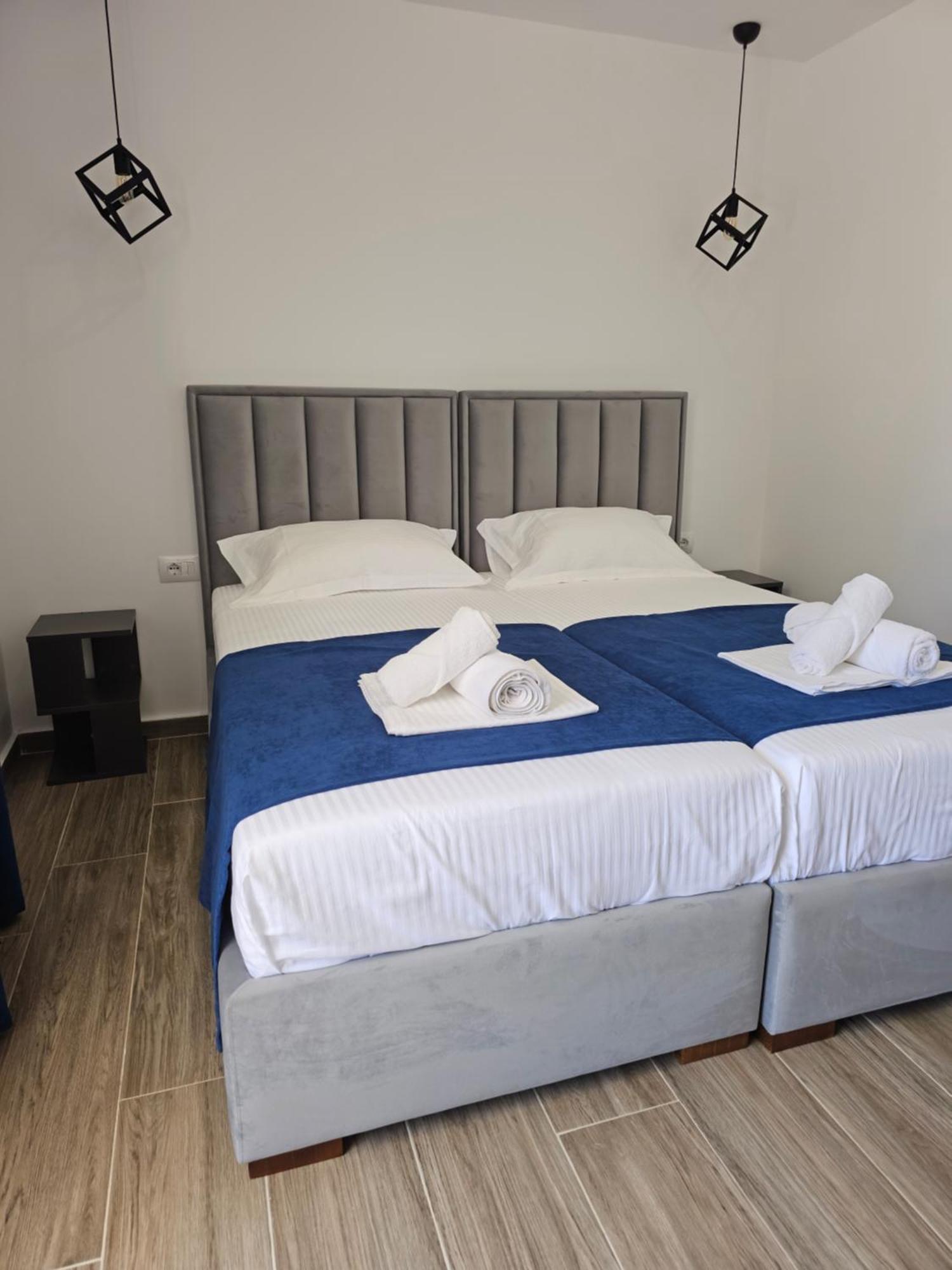 Ardit Seaside Rooms Саранда Екстер'єр фото